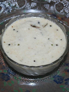 தேங்காய் சட்னி(coconut chutney recipe in tamil) செய்முறை முக்கிய புகைப்படம்