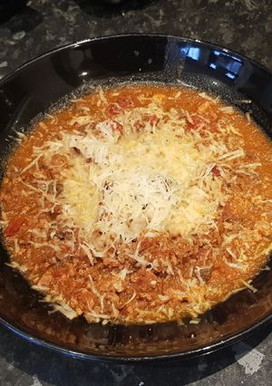 A picture of 4 Meat bolognese in an Instant Pot.