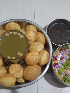 पानी पूरी (Pani puri recipe in hindi) रेसिपी मुख्य फोटो
