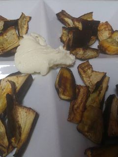 Una foto de Chips de berenjena al horno