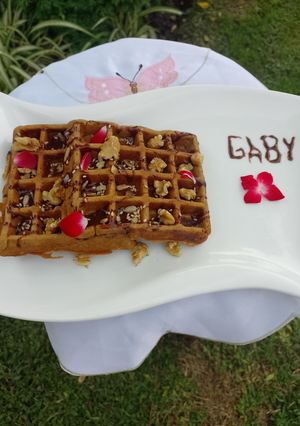 Una foto de Waffles de Banana 🍌 con Harinas de Avena y Quinua Tostada