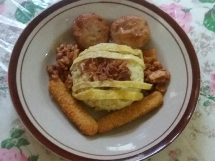 Langkah Mudah untuk Menyiapkan Resep  Nasi Kuning Lembut Praktis Magic Com yang Enak, Enak Banget