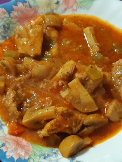 Una foto de Guiso de cerdo con champiñones