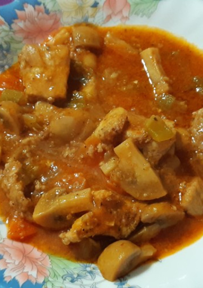 Una foto de Guiso de cerdo con champiñones