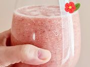 Una foto de licuado de pomelo