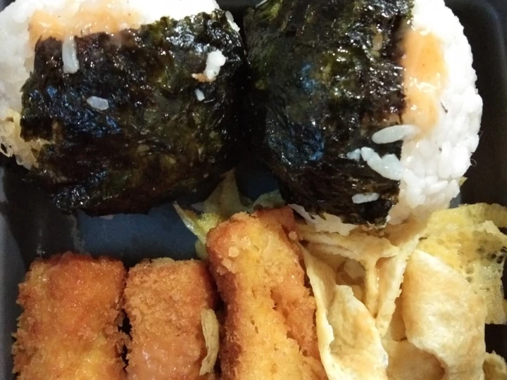 Langkah Mudah untuk Membikin Resep  Onigiri bulat ala mama 😊 bekal praktis anak yang Menggugah Selera, Bisa Manjain Lidah