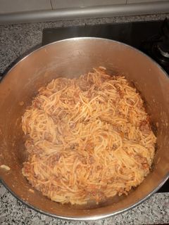 Una foto de Espaguetis con tomate