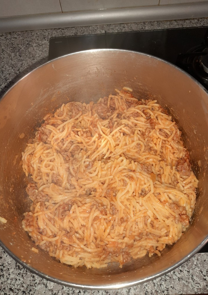 Una foto de Espaguetis con tomate