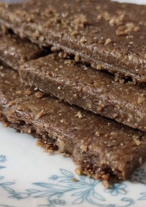A picture of Chocolate Chikki.