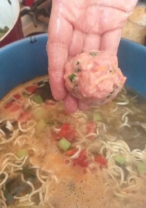 Una foto de Caldito de albóndigas,!¡