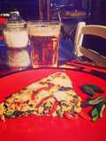 Fritatta de beicon, guisantes y queso de cabra