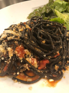 Una foto de Arrabbiata picante con anchoas