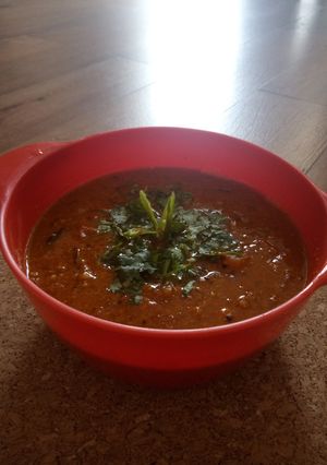 A picture of Tangy tomato curry.