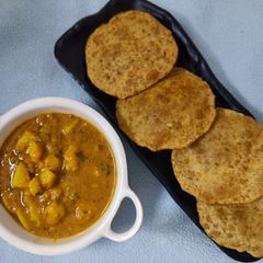 A picture of Bedmi Poori Or Aloo Ki Sabzi.