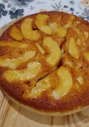 Una foto de Torta de Manzana o Pera Invertida (Rápida - Fácil - Económica)