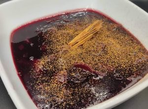Una foto de Mazamorra Morada. (Postre Peruano)