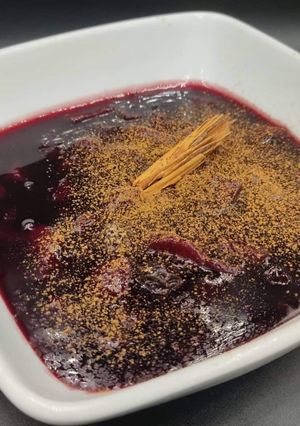 Una foto de Mazamorra Morada. (Postre Peruano)