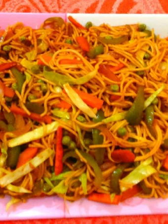 Easy Way Prepare Veg hakka noodles / chow mein the So Delicious Tasty