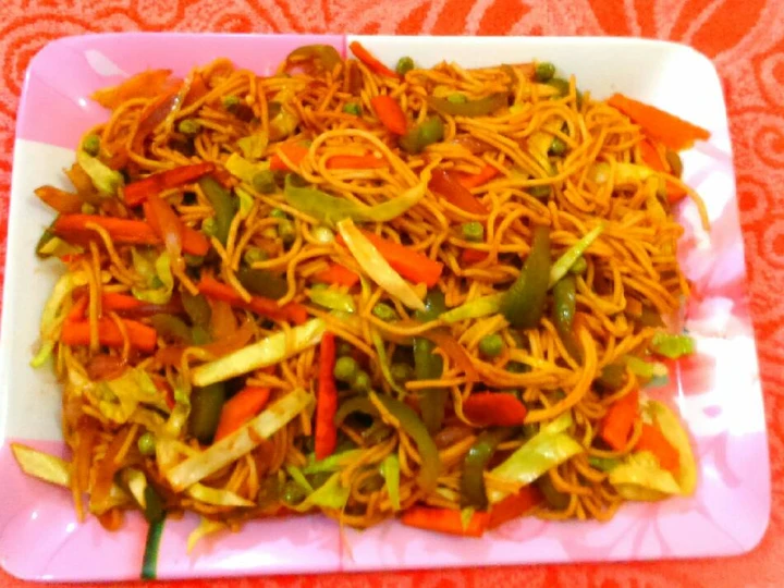 Easy Way Prepare Veg hakka noodles / chow mein the So Delicious Tasty