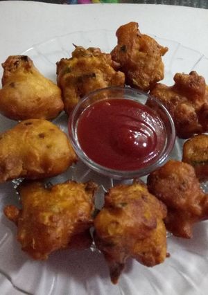 A picture of Gobhi ke pakode (fritters).