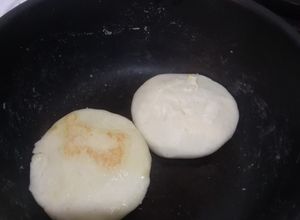 Una foto de Arepas (horno, parrilla, o sartén)