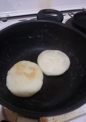 Una foto de Arepas (horno, parrilla, o sartén)