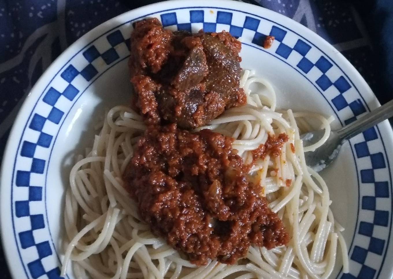 Peppered stew with spaghetti