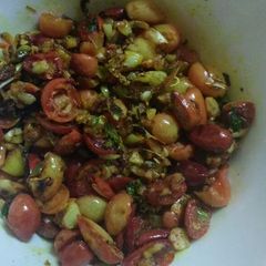 A picture of Karaunde aur mirch ka achar.