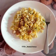 A picture of Mac N Cheese.