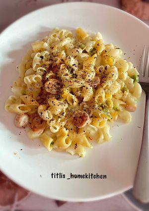A picture of Mac N Cheese.