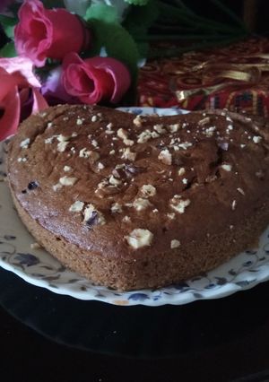 A picture of Banana walnut cake.