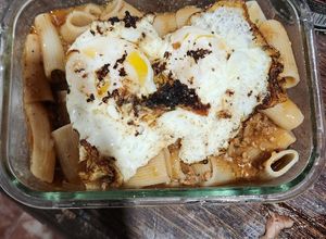 Una foto de Canutos con atún y huevos
