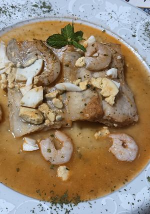 Foto principal de Filetes de merluza en salsa de gambas