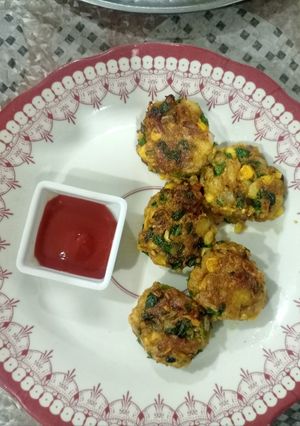કોનૅ સ્પીનચ કટલેટ (Corn Spinach Cutlet Recipe In Gujarati) રેસીપી મુખ્ય ફોટો