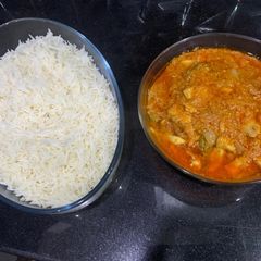A picture of Chicken jalfrezi.
