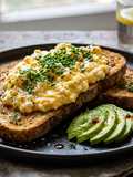 🍳 Tostadas con Huevos Revueltos Nivel Dios (35g de Proteína y Textura Cremosa)
