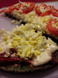 Una foto de Pizza verde sin harina