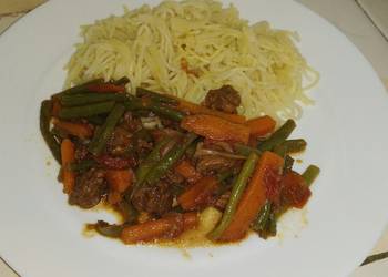 Easiest Way to Prepare Yummy Spaghetti with green beans carrot stew