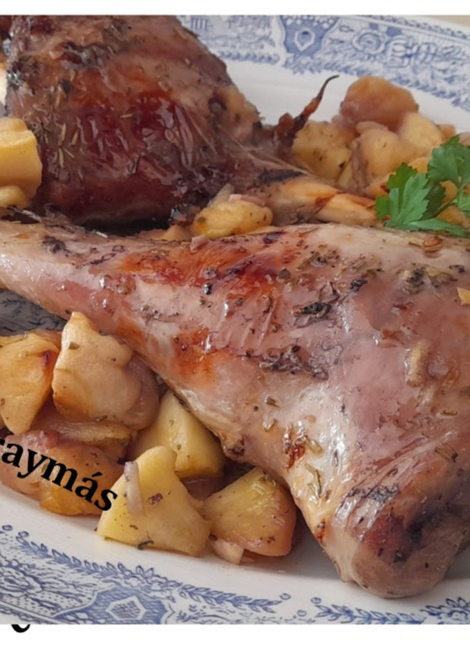 Una foto de Cordero al horno con manzanas