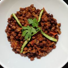 A picture of Kala Chana Masala.