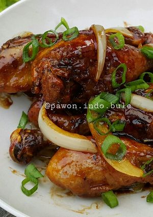 A picture of Fried Chicken in Worcestershire sauce.