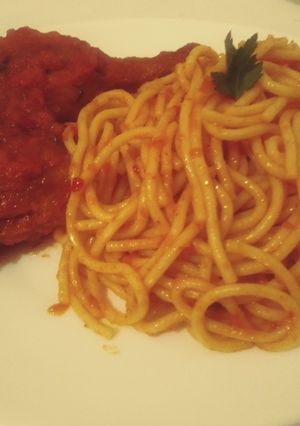 Une photo de Spaguetty napolitaine et son poulet croustillant