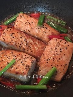 醬燒鮭魚 的食譜成品照片