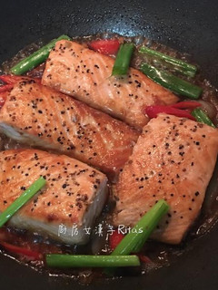 醬燒鮭魚 的食譜成品照片