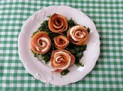 Una foto di rucola bresaola
