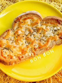 Hình của món Bánh Mì Phô Mai Bơ Tỏi Ăn Sáng.