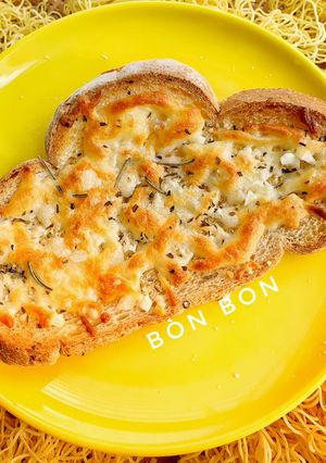 Hình của món Bánh Mì Phô Mai Bơ Tỏi Ăn Sáng.