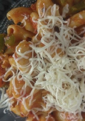 ચીલી ચીઝ પાસ્તા(Chilli cheese pasta recipe in Gujarati રેસીપી મુખ્ય ફોટો