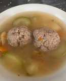 Albóndigas en caldo