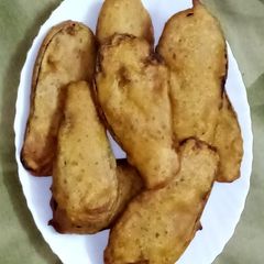 A picture of Methi or mint waly baingan ke pakoray.